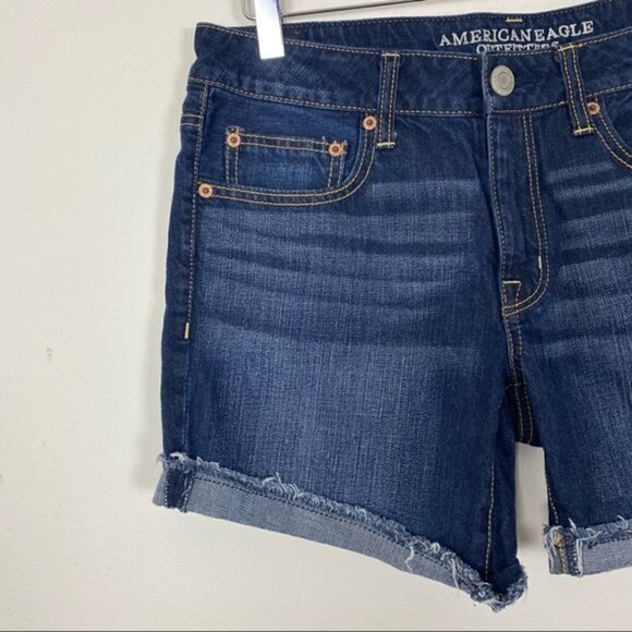 AEO AMERICAN EAGLE Dark Wash Frayed Hem Cuffed Jean Shorts Size 6 Spring Summer - Picture 2 of 7